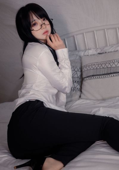 小十四萝裸体自慰洗澡_720高清免费观看