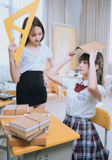 女生扒开尿口给男生桶_HD免费播放