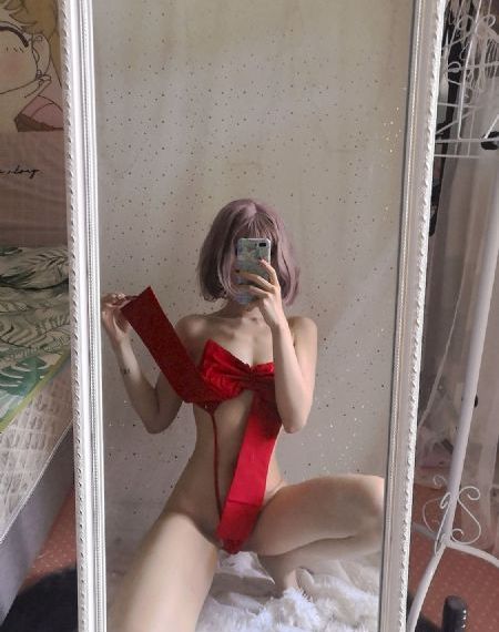 一面亲上边一面膜下边_蓝光在线播放观看