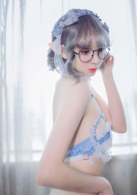 亚洲成AⅤ人的天堂在线观看女人_未删减完整版
