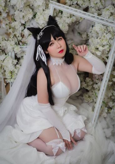 摄影师把娇妻摁到床上去c_国语版中文版
